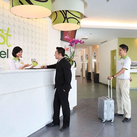Zest Airport Jakarta By Swiss-Belhotel International Тангеранг Экстерьер фото