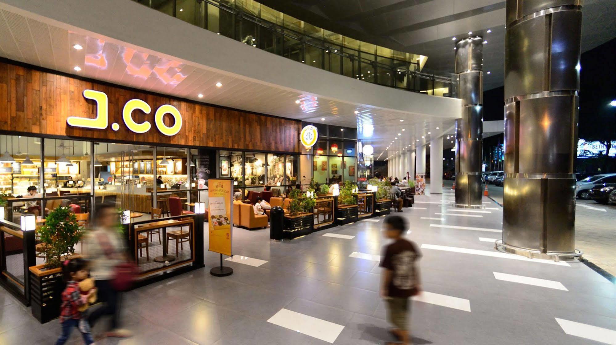 Zest Airport Jakarta By Swiss-Belhotel International Тангеранг Экстерьер фото